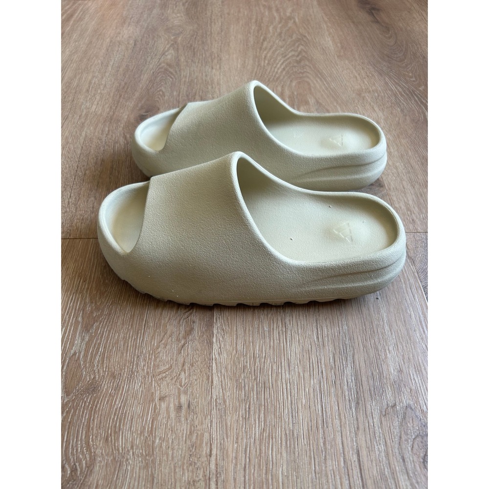 Adidas Yeezy Slides Bone Size 7 Cream Foam Slides